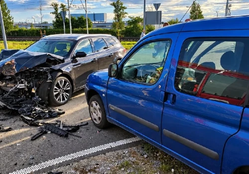 Zderzenie dwóch samochodów w Ruchennej. Trzy osoby uczestniczyły w zdarzeniu