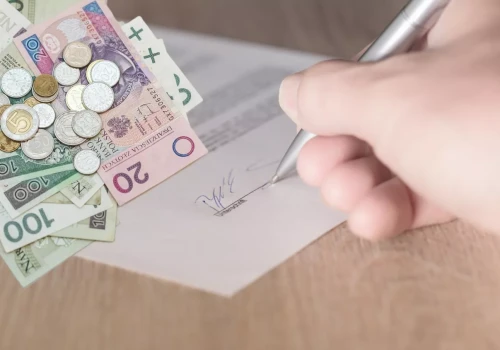 Rolniku, sprawdź umowę ze skupującym. UOKiK kwestionuje te zapisy