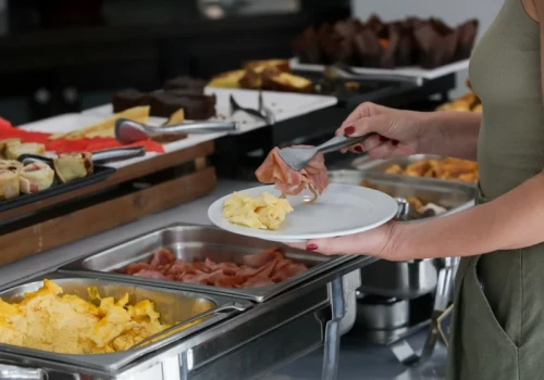 Tego lepiej unikać na all inclusive. Ekspertka zdradza dlaczego