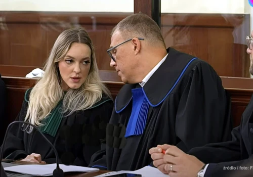 Informacja medialna wykorzystana na sali rozpraw. Obrońca Sebastiana M. musiał opuścić salę