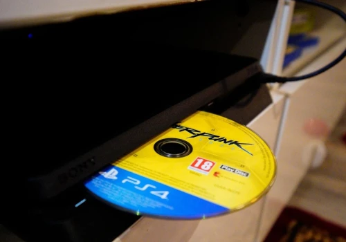 Sony wycofa się z decyzji o końcu gier na płytach? Gigant rozsyła ankiety