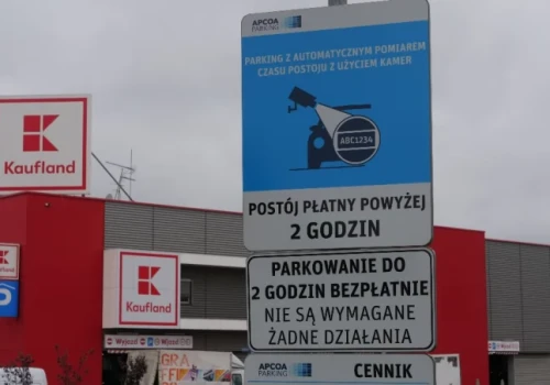 Koniec z biletami na parkingach pod sklepami. Pilotażowy program ruszył we Wrocławiu