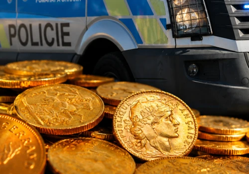 Monety warte 1,4 mln zł znalezione przy drodze w Czechach. W tle polski wątek