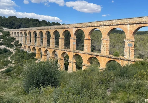 Kamień z akweduktu opowiedział historię! Naukowcy odkryli, jak umierało rzymskie Nîmes!