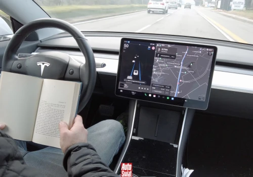 Tesla dostała zgodę na autonomiczną jazdę po Czechach. Czas na Polskę?