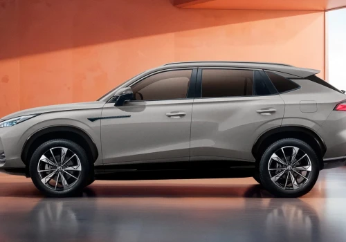 Hybrydowy SUV MG o 32 000 zł taniej. Tucson nie zmruży oka