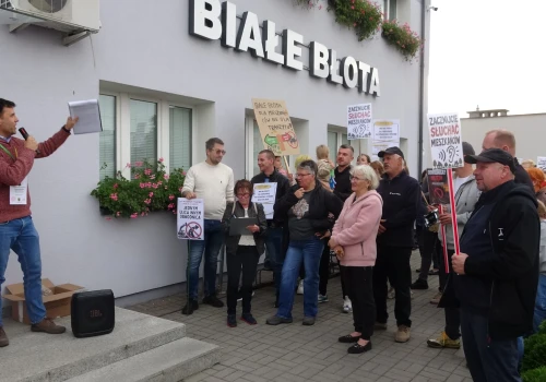 Mieszkańcy północnej części Białych Błot protestowali. Chcą mieć wpływ na projektowanie obwodnicy