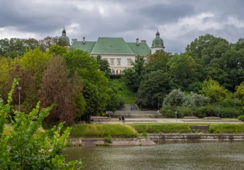 Ten park to zielony klejnot Śródmieścia. Sprawdzi się na jesienny spacer