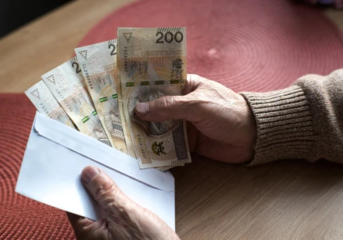 Prawie 2 tys. od ZUS. Te choroby uprawniają do renty
