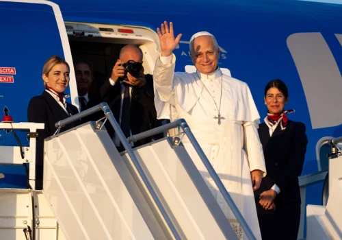 Papież Leon XIV przyleciał do Paryża