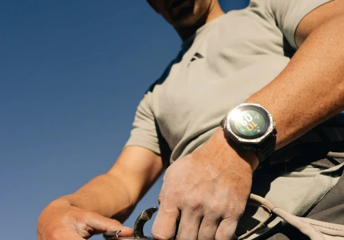 Zapomnisz o ładowarce na pół roku? Nowy, pancerny Amazfit debiutuje z podwójnym panelem solarnym!