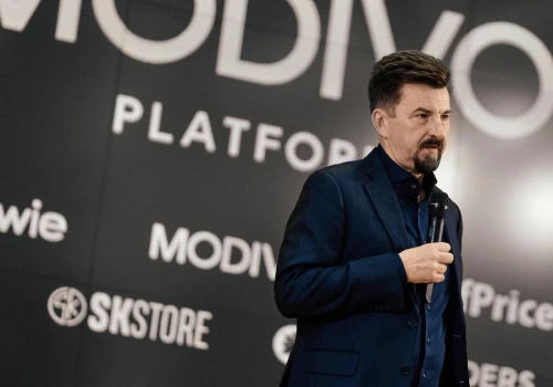 Modivo w transformacji. Search fundy w Polsce. Słabe wyniki Rainbow Tours. Stagnacja na osi Chiny-USA oraz pogorszenie nastrojów niemieckich konsumentów (Najważniejsze informacje dnia)