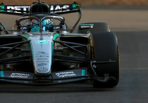 F1 GP Azerbejdżanu 2026: dramat lidera MŚ w Baku. Antonelli uderzył w bandę