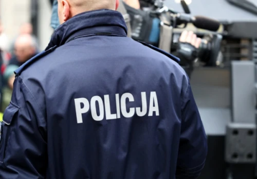 Pensje w polskiej policji. Sprawdź, ile możesz zarobić na starcie