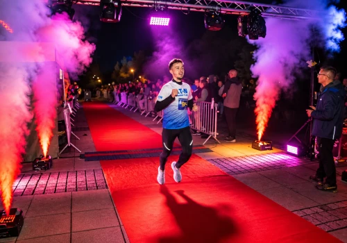 Do 30 września zapisy na Nocny Bieg po Pszczynie. Całe wpisowe dla hospicjum
