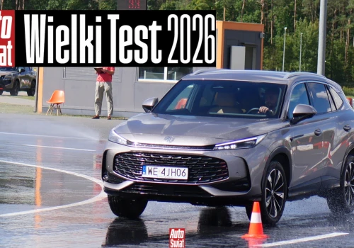 Dwa nowe SUV-y wypadły z zakrętu przy 35 km na godz. Nie na to liczyliśmy