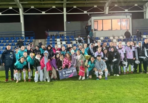Forty z pucharem, czekiem i awansem!