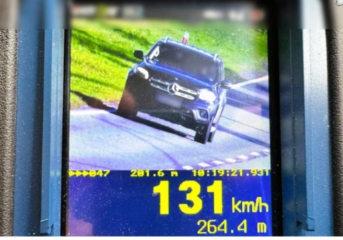 Przekroczył prędkość o 81 km/h. Stracił nie tylko 2500 zł. Czy było warto?
