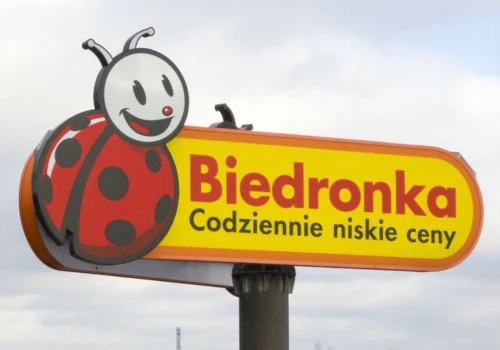 W Biedronce oszaleli. Sobotni festiwal promocji, klienci pakują pełne koszyki