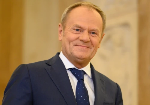 Tusk pojawił się pod Belwederem. Zwrócił się do Nawrockiego