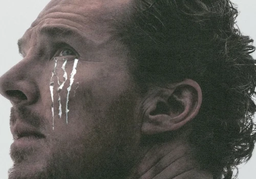 Nowość HBO Max przejedzie cię emocjonalnym walcem. Wybitny Cumberbatch
