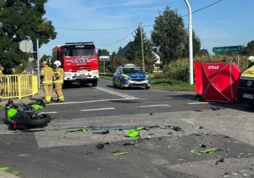 Nie żyje motocyklista. Zderzenie z busem (ZDJĘCIA)