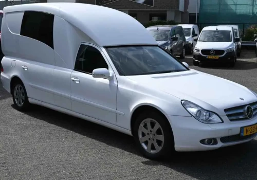 Nietypowy Mercedes na sprzedaż. Zapragniesz zostać kurierem