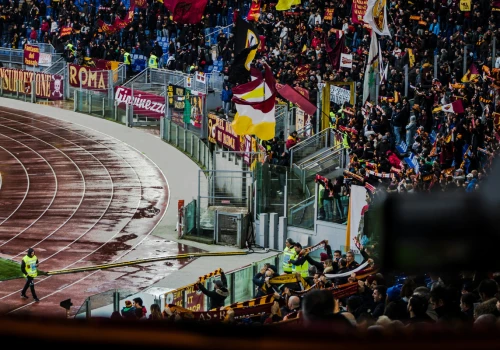 AS Roma w Lidze Mistrzów ❗😮 Loty, bilet na mecz i noc w hotelu za 1011 PLN 💛❤️
