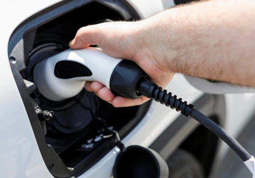Wsiadł do elektryka i jechał przez 45 godzin. Ładowarki nie potrzebował ani razu