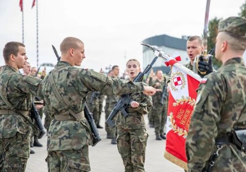 Słowa, które zobowiązują. Uroczysta przysięga wojskowa w dęblińskiej Szkole Orląt