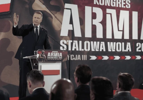 Obowiązkowe szkolenia i 800 zł za gotowość. PiS przedstawia plan dla armii