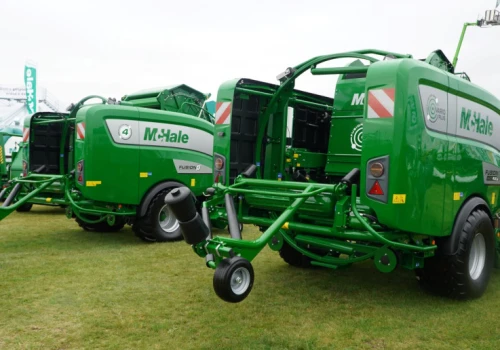 McHale na Agro Show 2026. Fusion 4 Plus, Vario Plus, V6 i V8 – co potrafią te prasy?