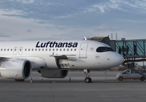 Awantura wokół Lufthansy. Pasażer upomniał się o pieniądze, tak odpowiedział mu pracownik