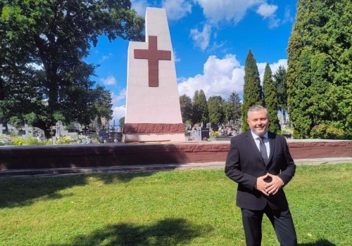 Renowacja pomnika znakiem pamięci