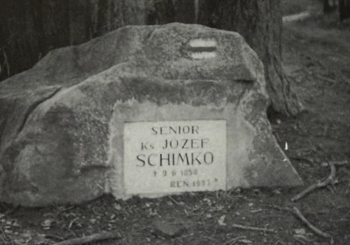 Historyczne Ciekawostki: Pamięć, którą zaklęto w kamieniu