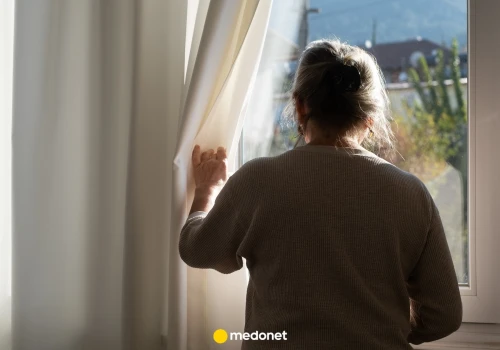 Czwarte piętro stało się pułapką na ostatnie lata życia seniorki. 