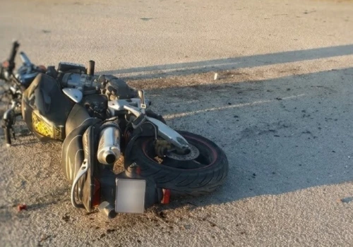 Wypadek w Dębinach. 51-letni motocyklista w ciężkim stanie trafił do szpitala