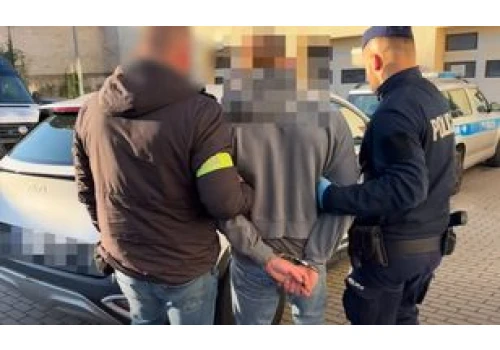 Koszalin: Policjanci odzyskali skradzioną karetkę i sprzęt wart około 180 tys. zł. Zatrzymano 34-latka