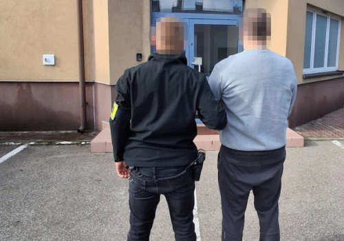 Zwrot towaru był mistyfikacją. Policjanci zatrzymali przebiegłego 29-latka