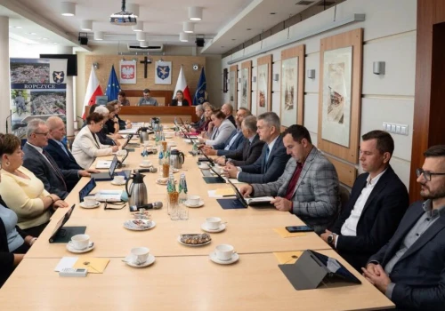 Ropczyce wydadzą setki tysięcy złotych. Monitoring, lodowisko i pieniądze dla OSP