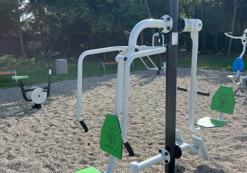 Siłownia plenerowa i street workout przy ul. Myśliwskiej w Rzeszowie
