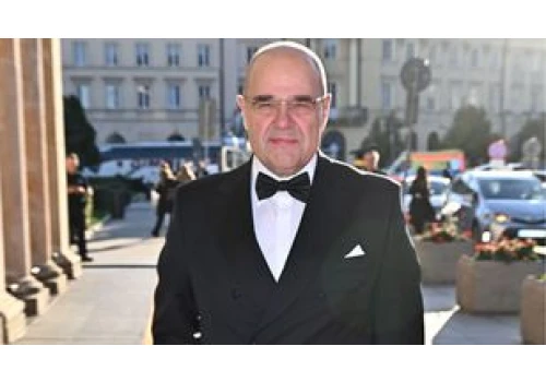 Cezary Żak nie do poznania na premierze 