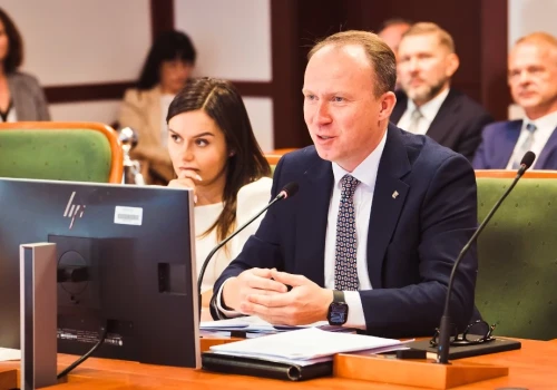 Wszyscy radni za podarowaniem Skarbowi Państwa budynku przy ul. Rycerskiej w Legnicy