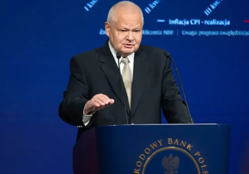 Złoty między młotem a kowadłem. Trwa odliczanie do podwyżek stóp