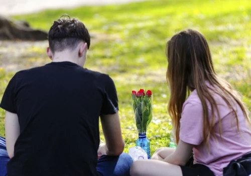 Koszt randkowania rośnie. Młodzi rezygnują ze spotkań, żeby oszczędzać