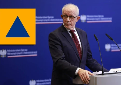 Tak mają być oznakowane punkty schronienia. Wiceszef MSWiA zapowiada