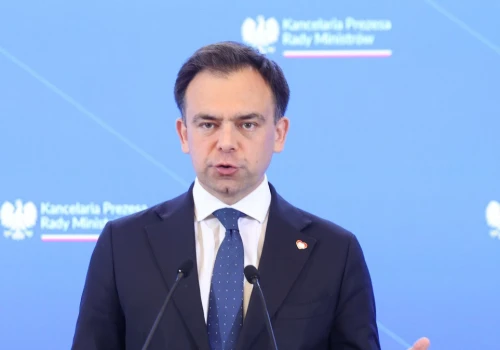 Dług publiczny w górę. Minister ostrzega przed przekroczeniem progu