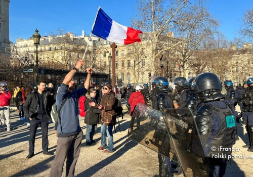 Protesty we Francji. Ponad 200 tys. osób wyszło na ulice