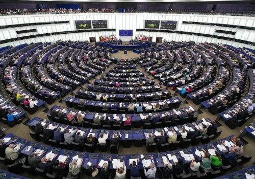 Europa policzyła braki. Jak powstrzymać kryzys kadrowy w ochronie zdrowia?