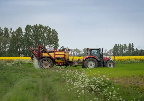 ​Nowe wsparcie dla rolników. Rząd przyjął projekt dopłat do nawozów i oleju napędowego